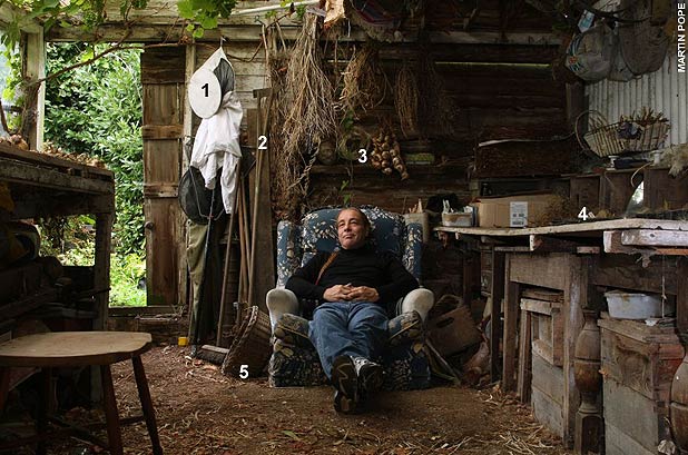 Bob Flowerdew and his shed - Shedblog.co.uk